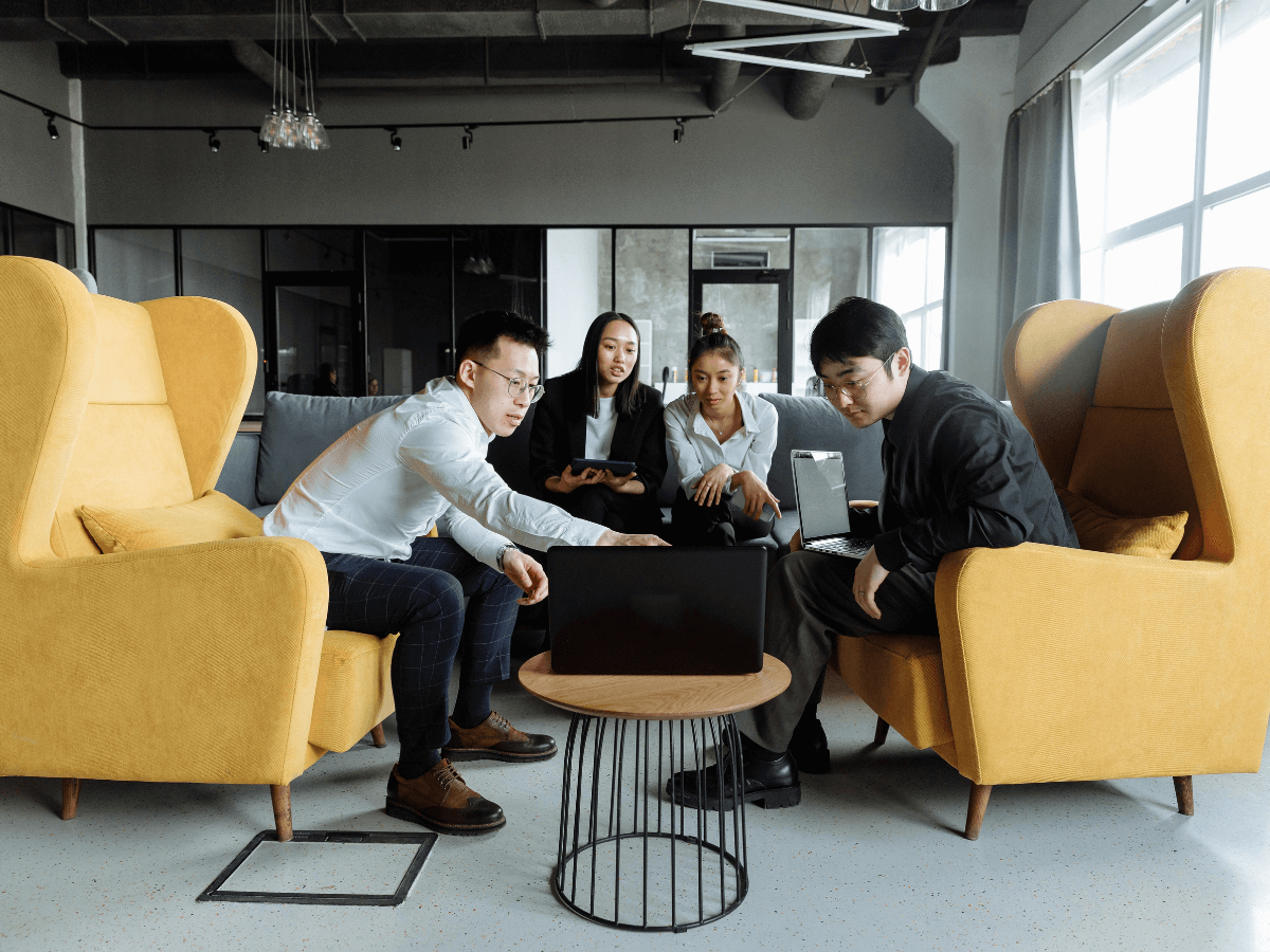 Marketing team meeting with understanding your target audience in digital marketing.
